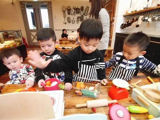 親子餐廳大無限，開啟小朋友耗電模式。讓小寶貝們天天都是兒童節。