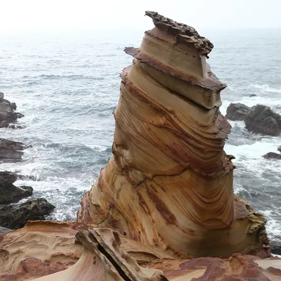 東北角的冬天要怎麼玩？搭乘觀光巴士暢遊東北角11個景點，讓你玩好幾天都不夠用。