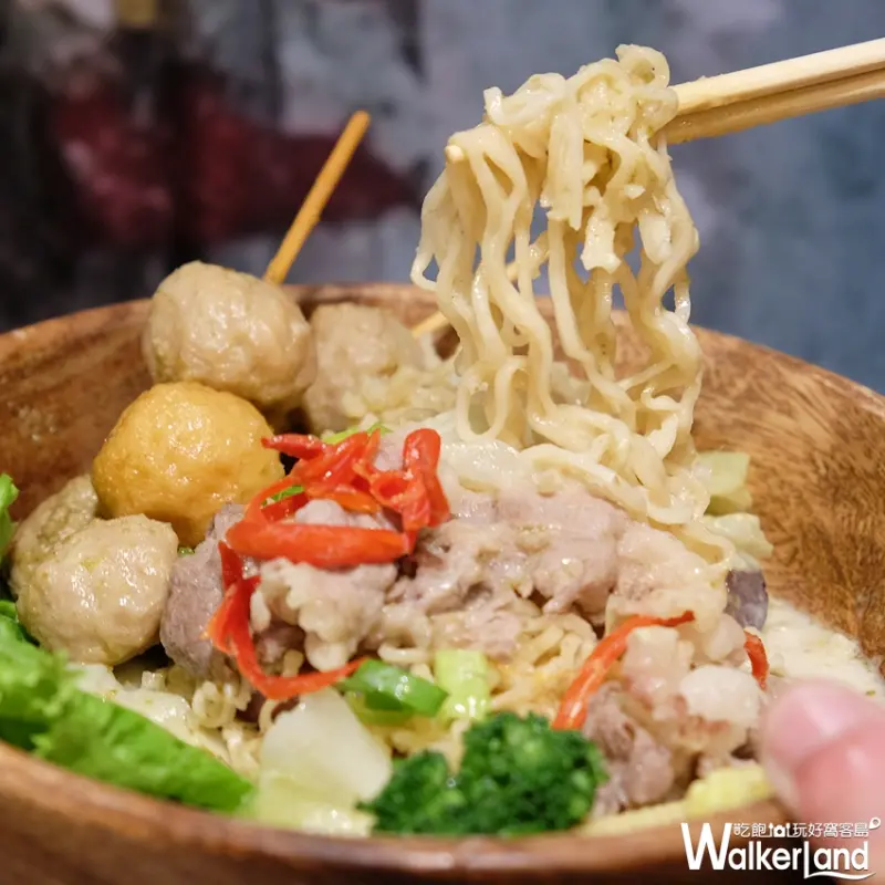 午休也能吃頓泰式大餐！首創泰式滷味「泰滷SIR」旗艦店插旗信義區ATT4FUN，讓你不再煩惱午餐吃什麼。