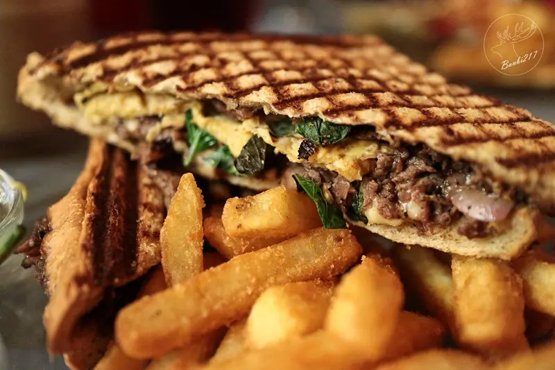 Toasteria Cafe 3號,帕尼尼三明治餐廳、義大利麵、消夜、酒吧(台北東區,捷運忠孝敦化站)