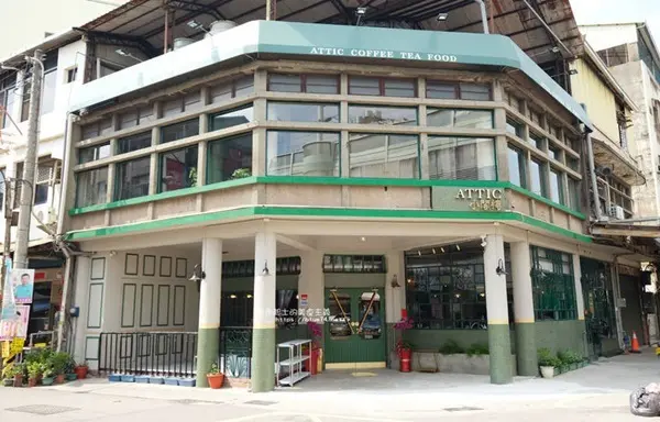 小閣樓員林店 /美食窩客 藍色起士 提供