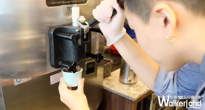 Street Churros 吉拿圈 聖誕節限定「巧克力霜淇淋」/ WalkerLand窩客島提供