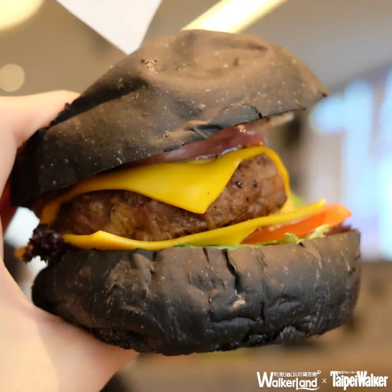 燃燒你的台灣魂！「美福飯店」世棒賽LIVE秀限定款必勝漢堡，中華隊得分再送啤酒狂歡！