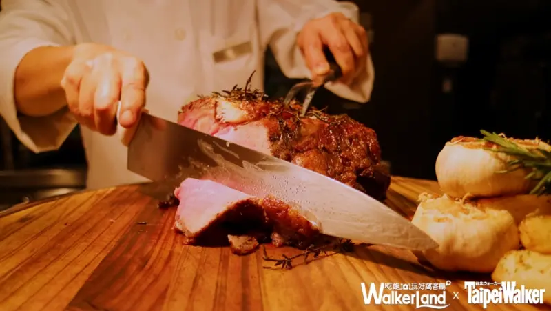 肉控要尖叫了！美福彩匯推出9+等級純種和牛無限吃到飽，主餐首推「慢燉和牛頰肉佐松露肉汁醬」。