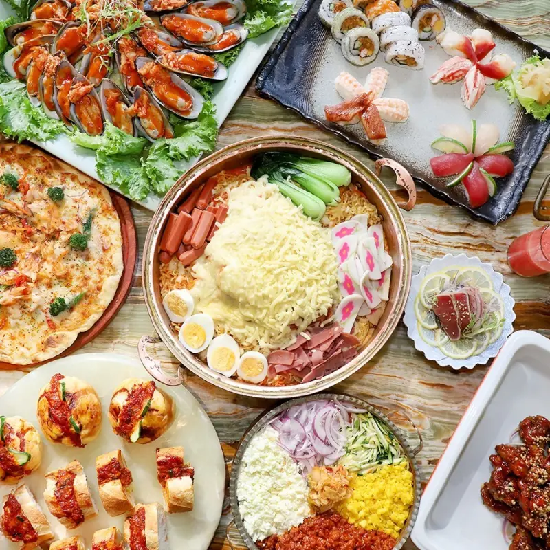 台中吃到飽控久等了！台中林酒店「森林百匯」推出開春優惠活動，平日午晚餐「四人同行一人免費」，再加碼假日下午餐第四人只收100元。