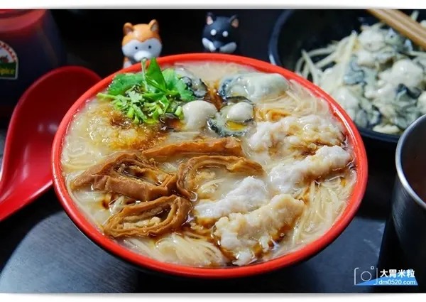 美食窩客 大胃米粒David & Milly 提供 / 極鱻麵線 甜不辣 中正總店