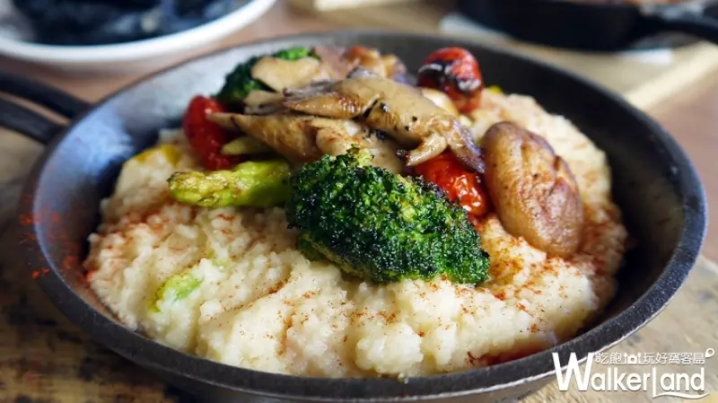 #號稱史上最強餃子 #終於開二店了啦  但編編必須問一句 為什麼不是開在台北？？  (想吃就來高雄阿～)  https://goo.gl/TZYCxG    #覺得有點可愛 #肉肉控聖誕節必拍  世界上的聖誕樹百百種 編編最喜歡的就是這一顆惹～ (灑花+轉圈)  https://goo.gl/peMWZTABV Bar&Kitchen 地中海風格餐酒館 / WalkerLand窩客島提供