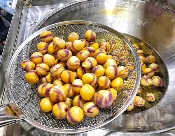 美食窩客 小白只饗ㄔ美食 提供 / 小部三色地瓜球