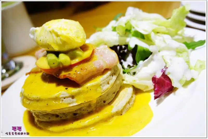 【台北松山】九州鬆餅。日本來台新開幕搶鮮嚐，扎實、健康又美味的獨特穀物鬆餅，鹹的甜的都好吃♥(民生社區)