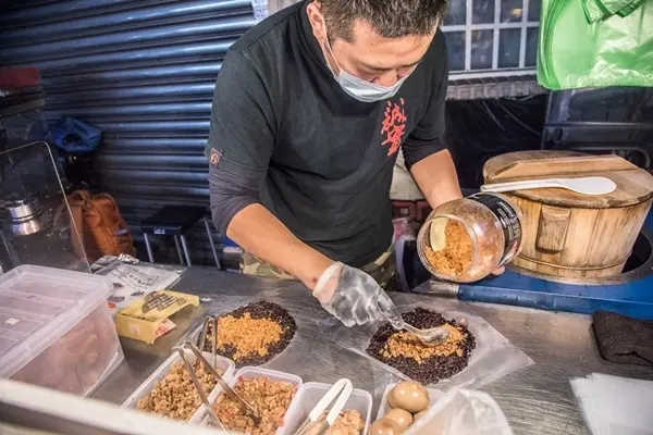 美食窩客 咬咬  / 南竹路無名飯糰