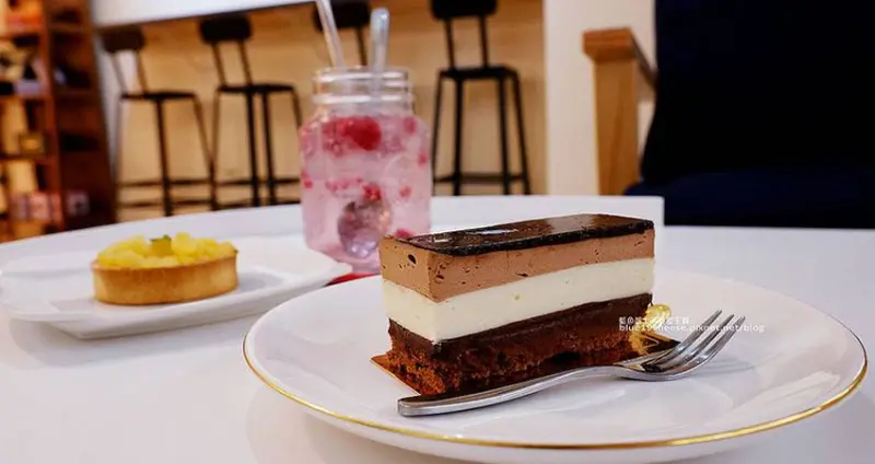 【台中南區】AB法國人甜點店-南區巷弄美食.溫馨小店.法國茶飲.氣泡飲.甜點.蛋糕.為愛來台灣的法國人甜點店 - 藍色起士的美食主義