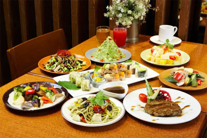 全宇宙最強蔬食buffet,「果然匯。蔬食宴」新菜登場!豐盛多元異國蔬食,吃一次就愛上!前所未有的感官饗宴,美味指數大破表!