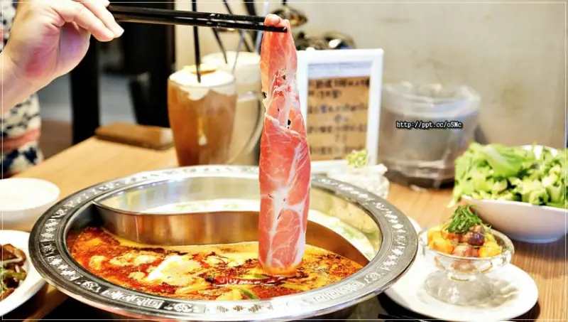 饅頭弟 曾在 川老爺麻辣鍋