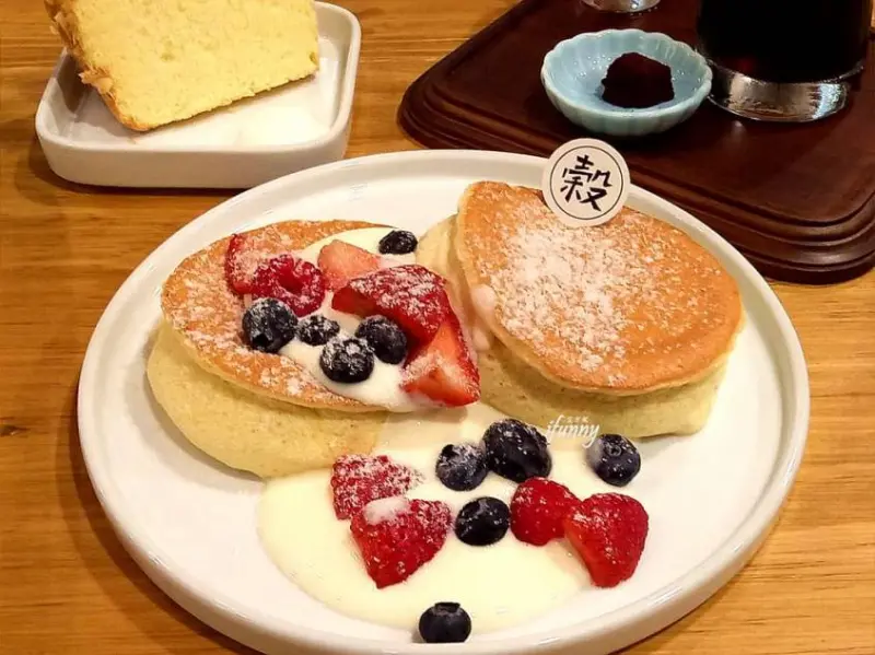 〔台北東區甜點〕koku café 穀珈琲~如雲朵般輕盈的舒芙蕾鬆餅 自家烘焙咖啡 - ifunny 艾方妮的遊樂場