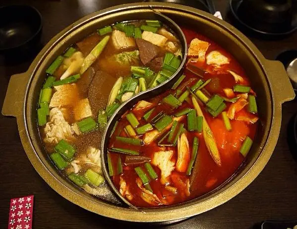  Claire 曾在 藍公館麻辣火鍋