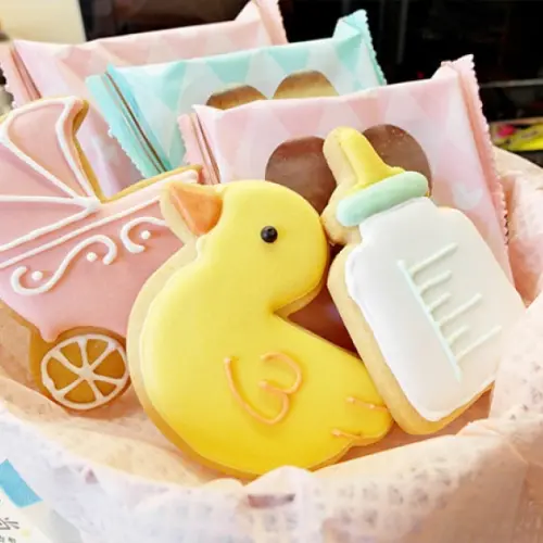 凱特王妃生下小王子囉！讓我們準備來吃彌月油飯和蜂蜜蛋糕慶祝吧！