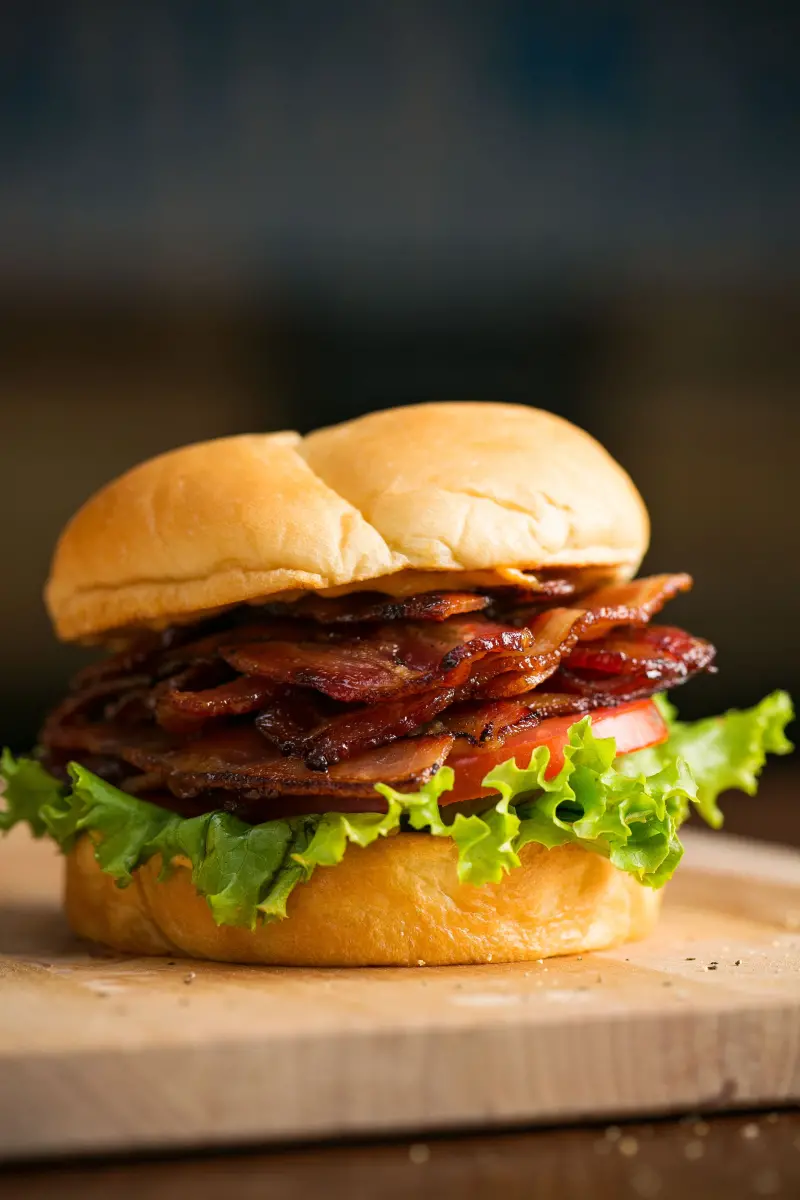 夏日快閃美味！Burger Fix期間限定人來瘋培根堡、塔塔魚堡新上市！