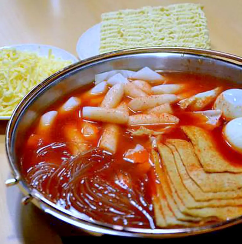 [捷運市政府美食] Nash 吃 泰一格韓國年糕火鍋 韓星李光洙的最愛