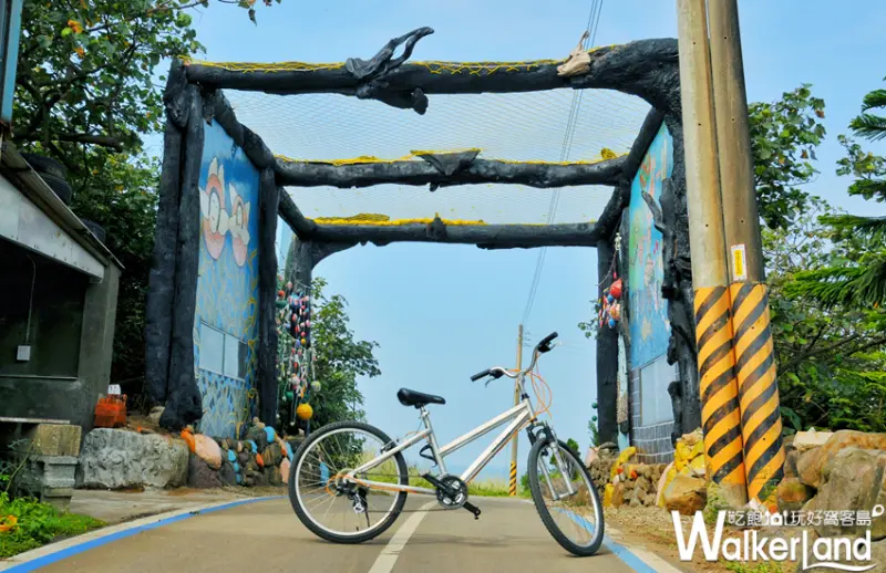 「雙灣自行車道」部分路段可感受海岸聚落的小鎮風光