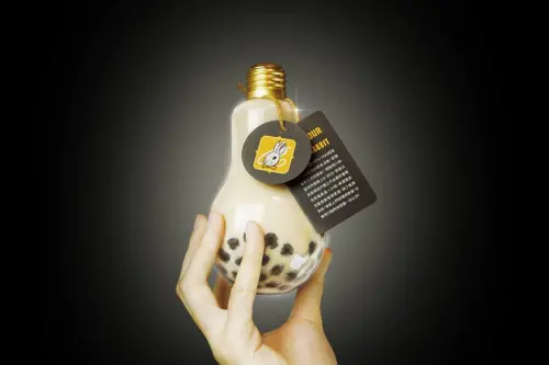 限量總是殘酷的！「兔子兔子茶飲專賣店」帶著走燈泡珍奶只賣三天！