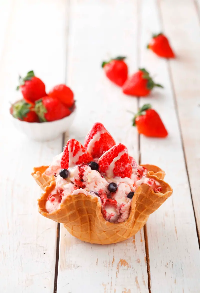 初春限定的甜蜜滋味！COLD STONE草莓季來了，228連假買一送一！